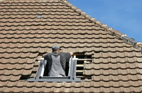 Pose de velux - La Madeleine-Bouvet